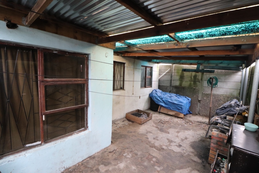 5 Bedroom Property for Sale in Lentegeur Western Cape
